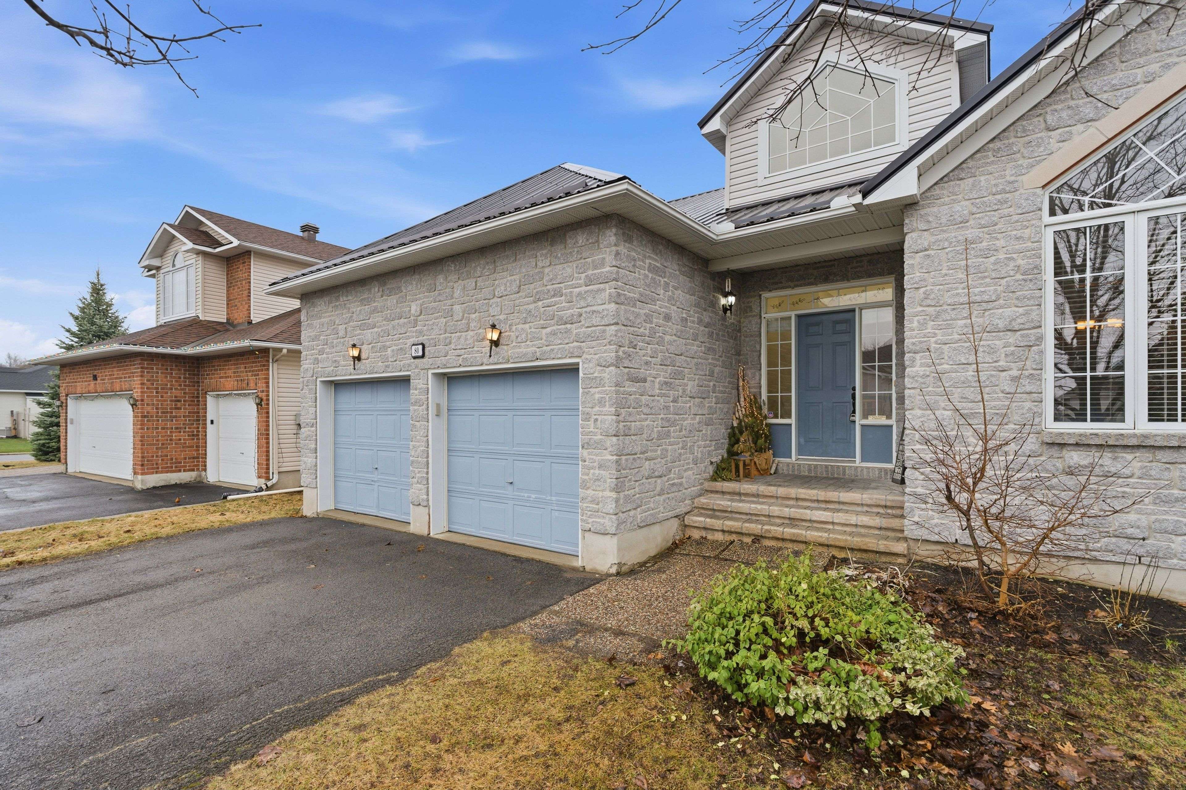 80 La Prairie ST, Russell, ON K0A 1W0