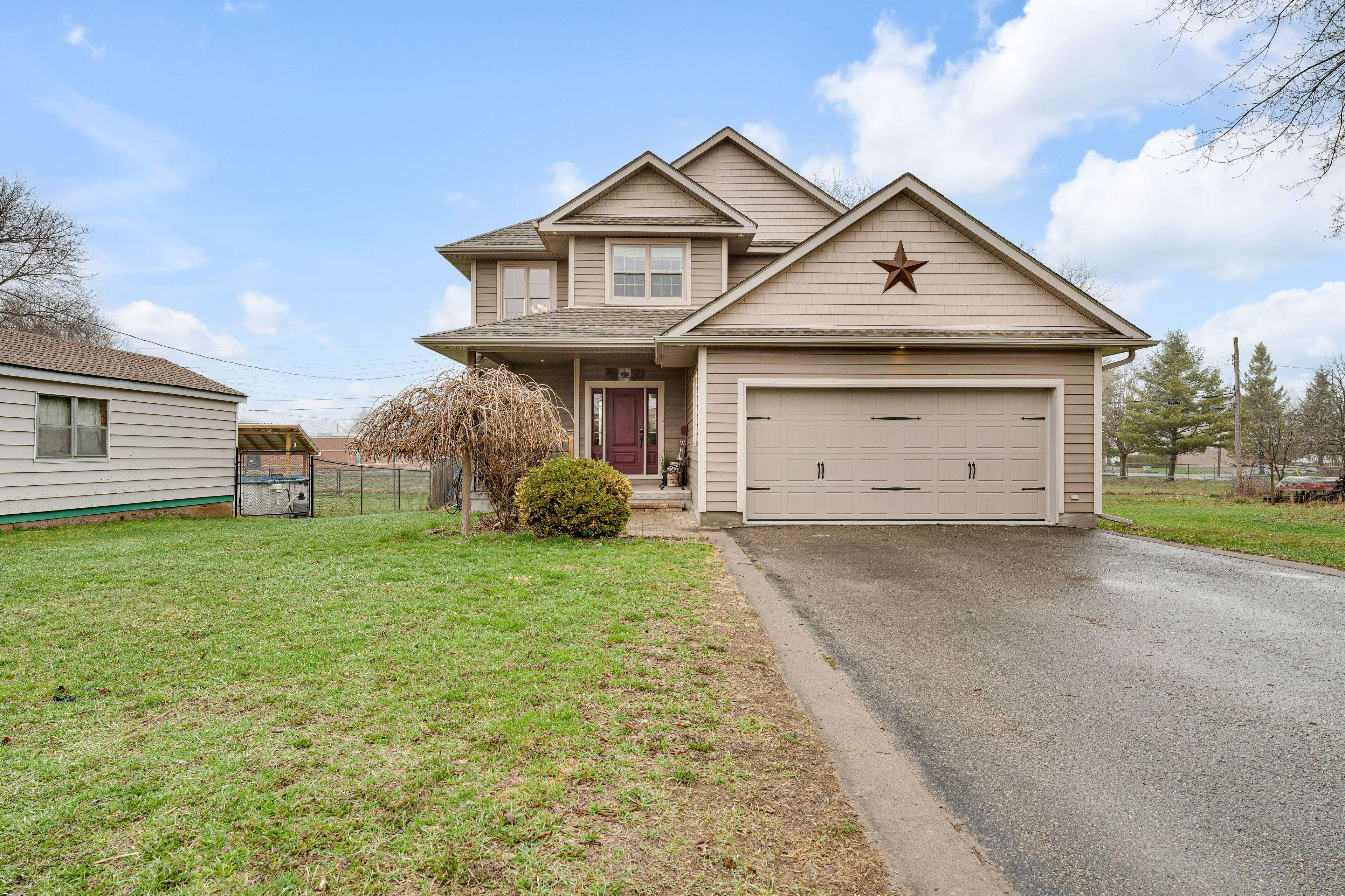 270 North ST, Gananoque, ON K7G 1M1