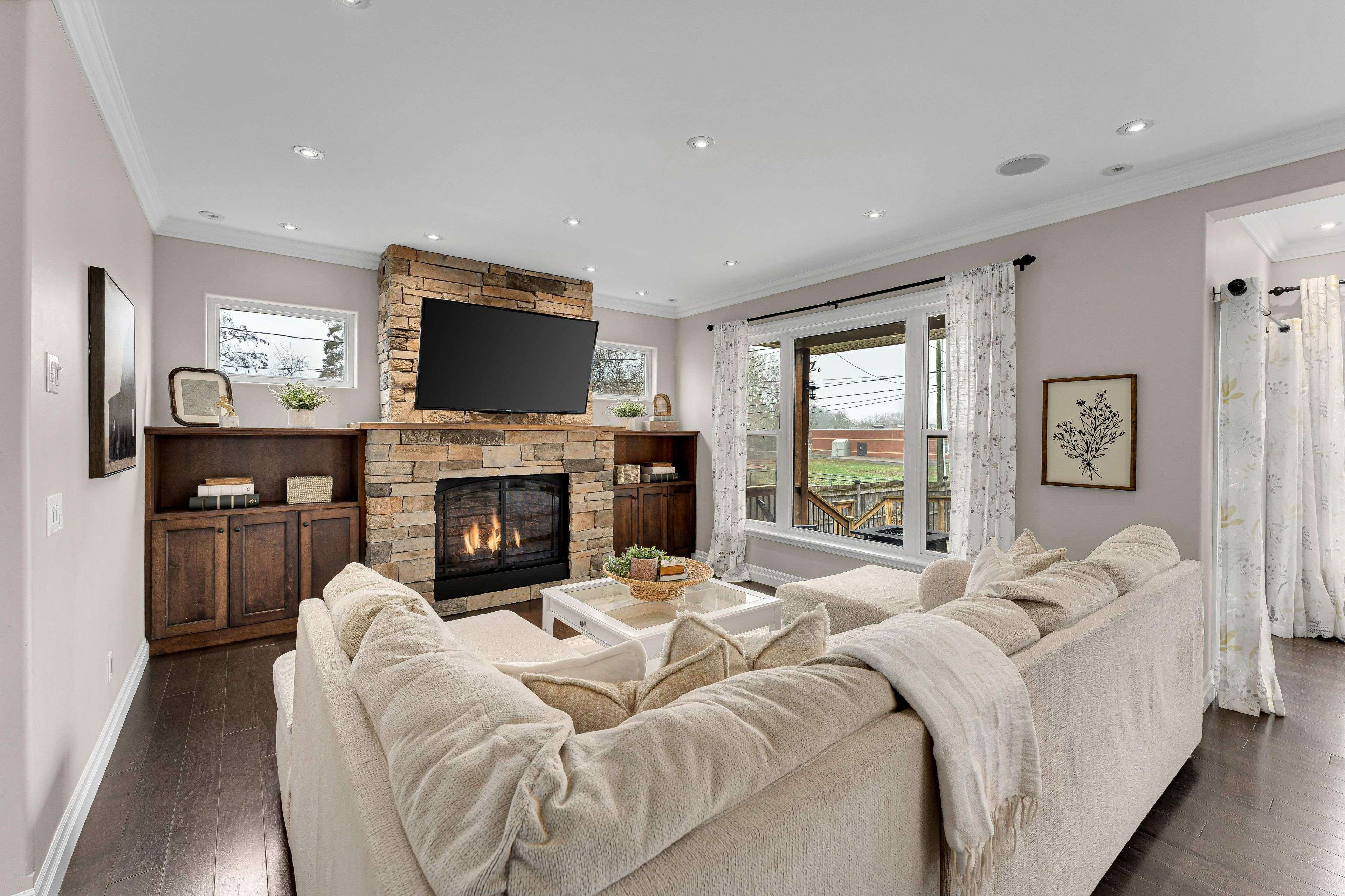 270 North ST, Gananoque, ON K7G 1M1