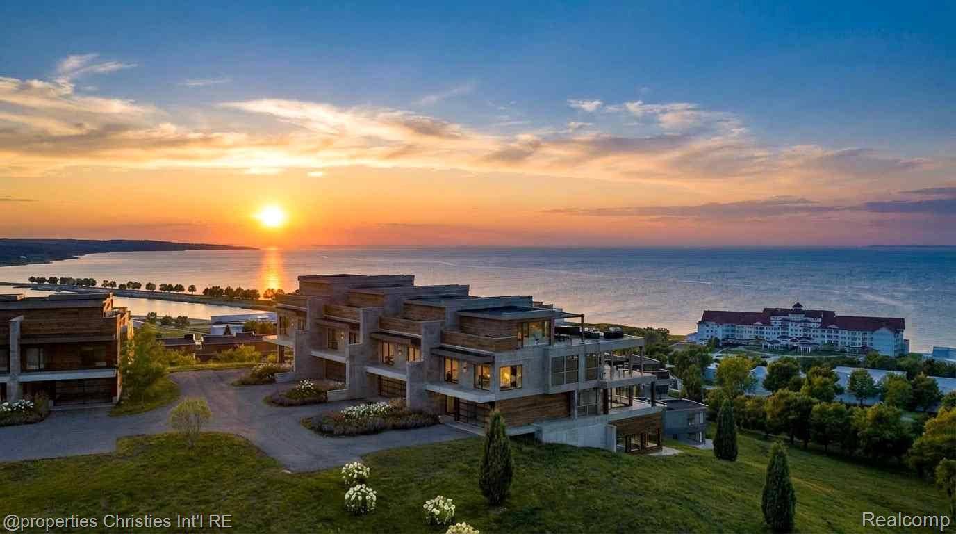 3575 Charlevoix AVE #31, Resort Township, MI 49770