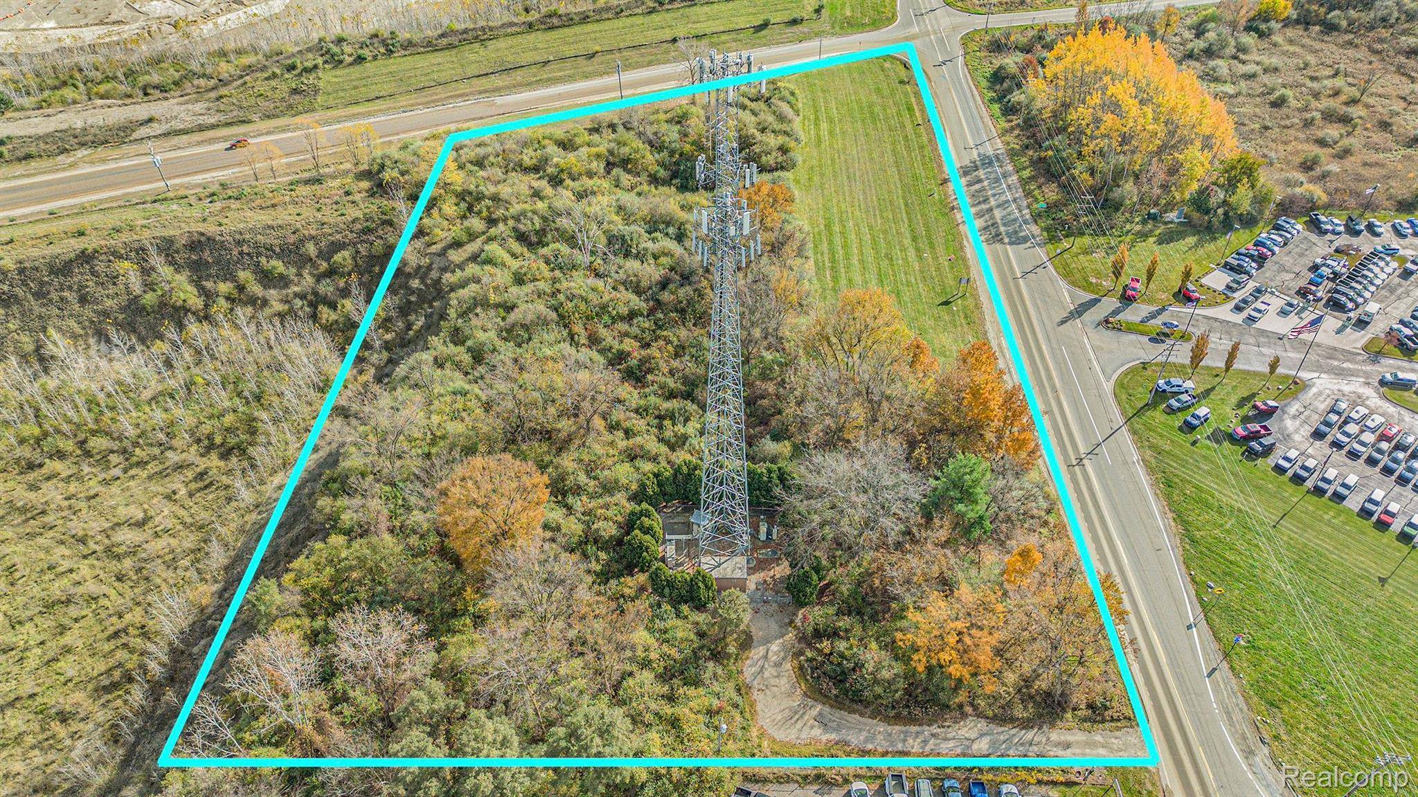 8815 E HOLLY RD, Springfield Charter Township, MI 48442