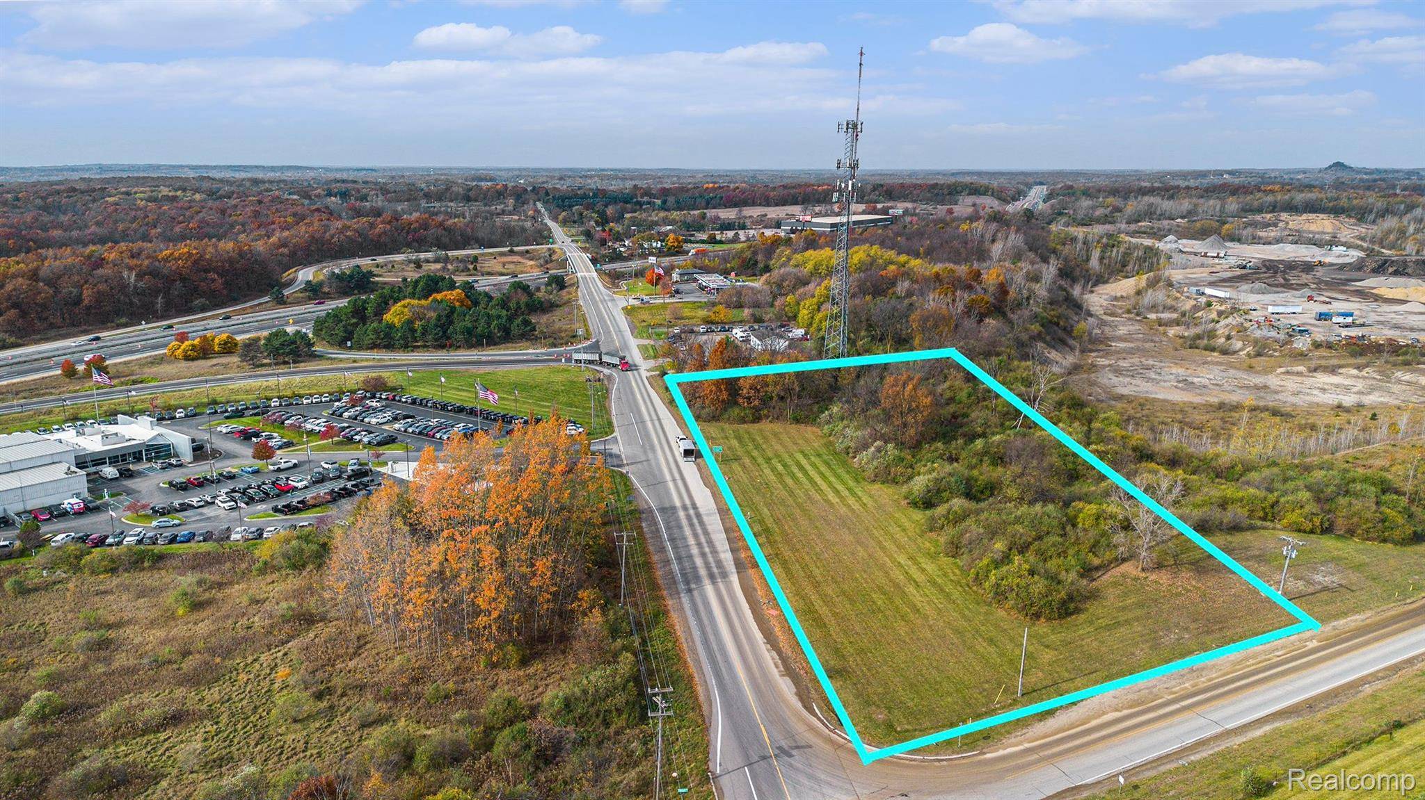 8815 E HOLLY RD, Springfield Charter Township, MI 48442