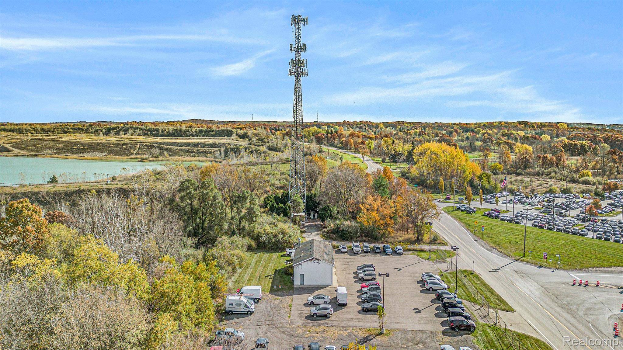 8815 E HOLLY RD, Springfield Charter Township, MI 48442