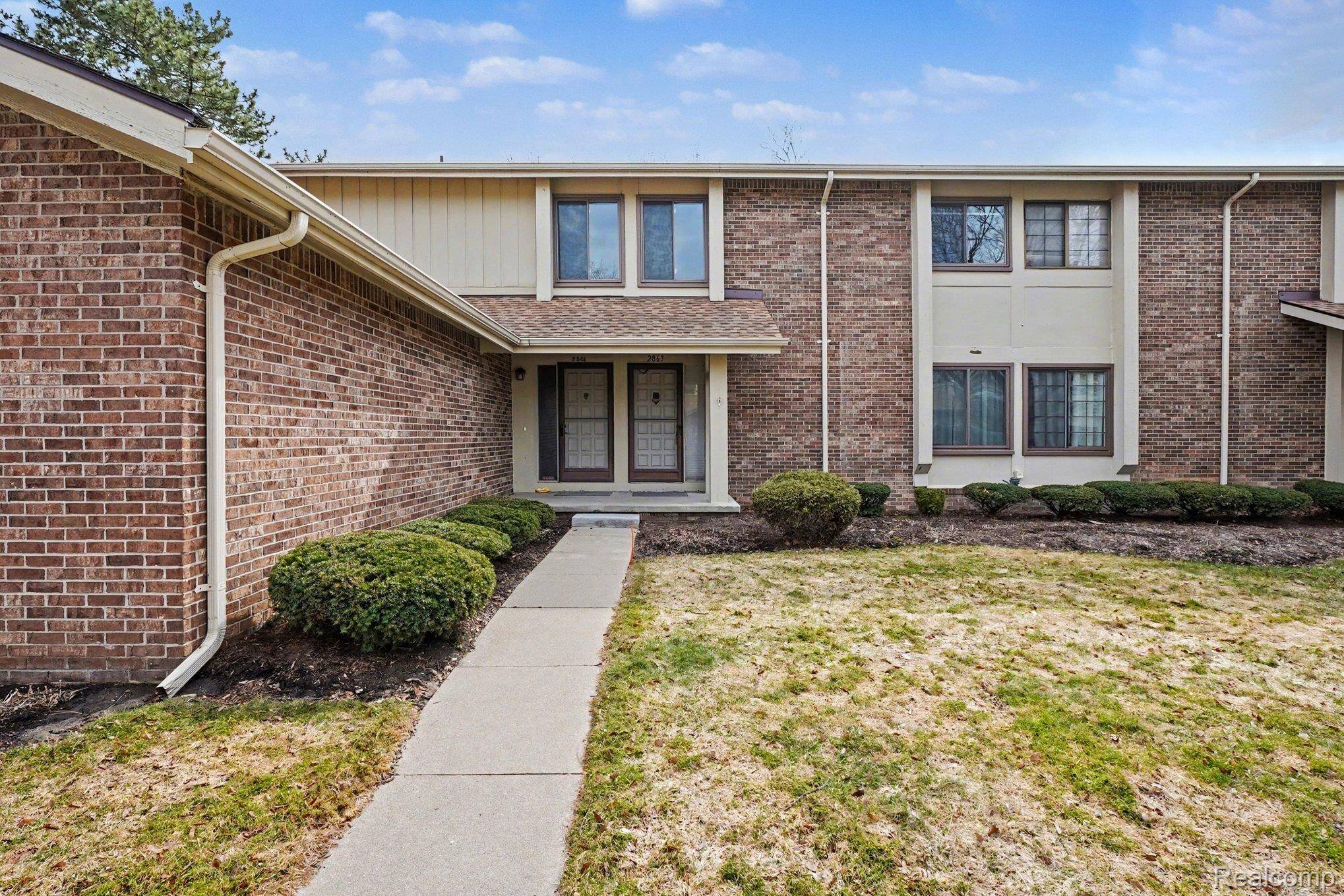 2863 Trailwood DR, Rochester Hills, MI 48309