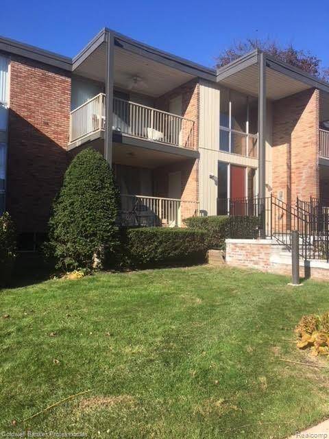 4043 W Maple RD #103, Bloomfield Charter Township, MI 48301