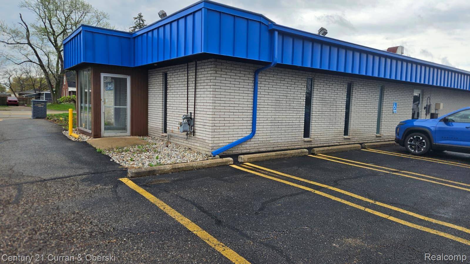 6721 Merriman RD, Garden City, MI 48135