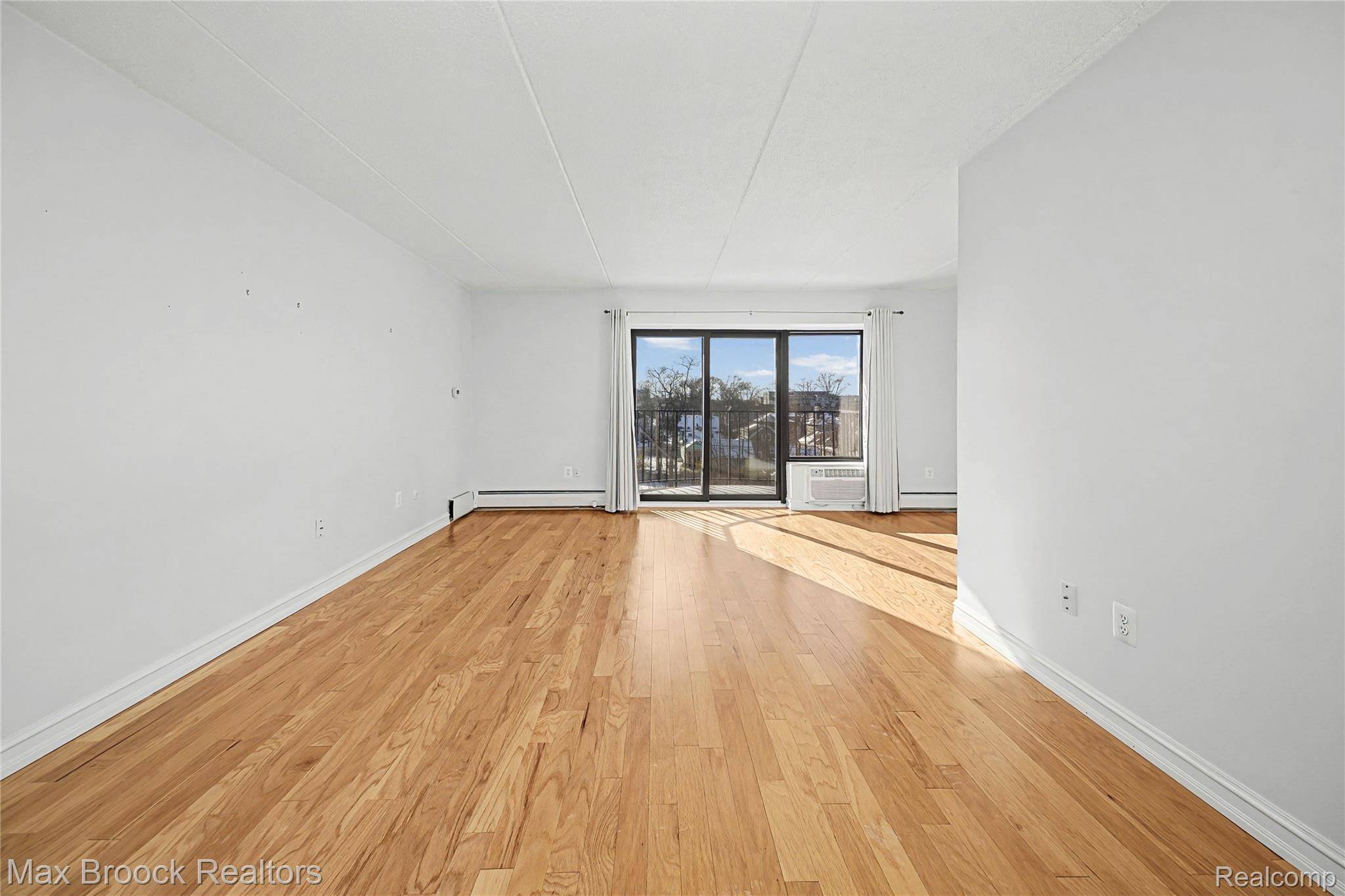 35300 Woodward AVE #406, Birmingham, MI 48009