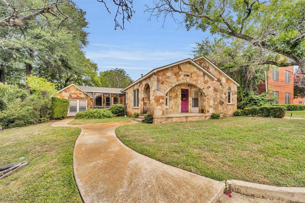 1311 W Abram Street, Arlington, TX 76013