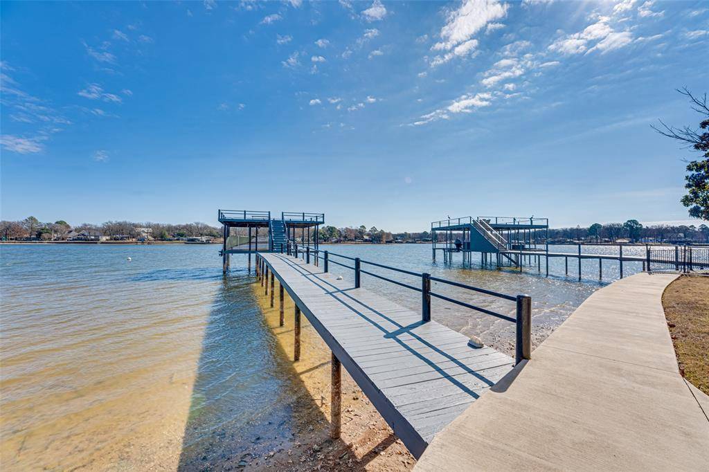 113 Crestwood Circle, Enchanted Oaks, TX 75156