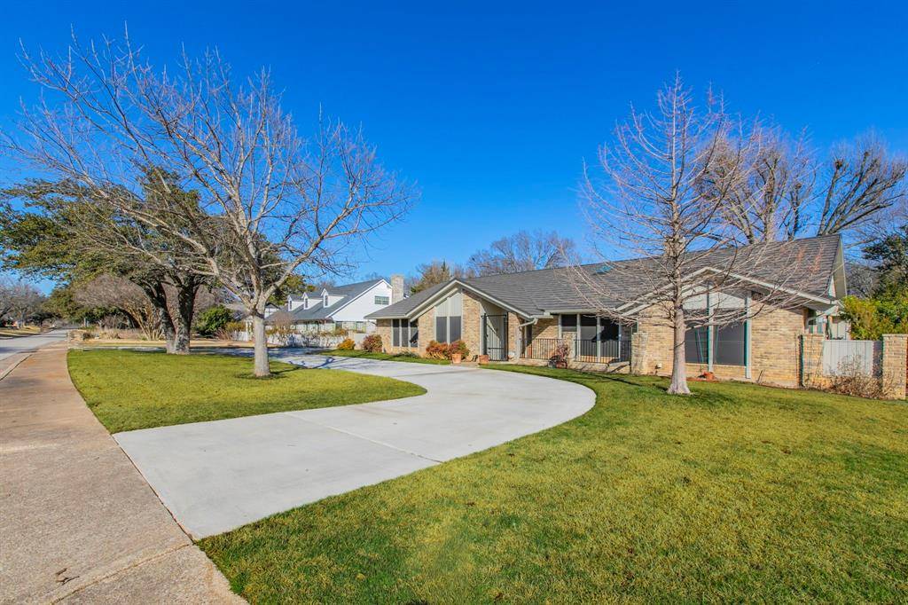 1112 Spring Lake Drive, Duncanville, TX 75137