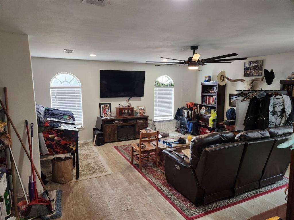 541 Bakers Branch Road, Waxahachie, TX 75167