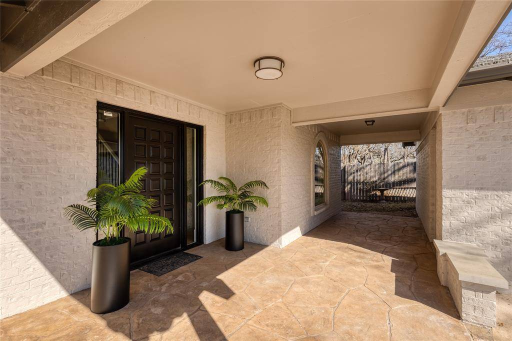 400 Driftwood Court, Azle, TX 76020