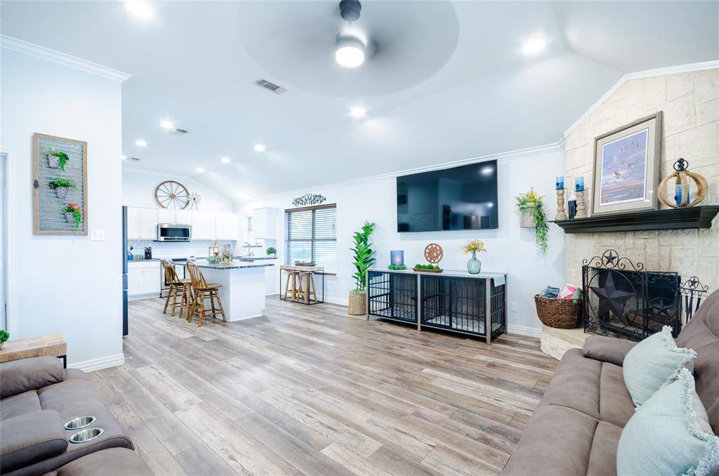 1111 Hill Meadow Drive, Midlothian, TX 76065