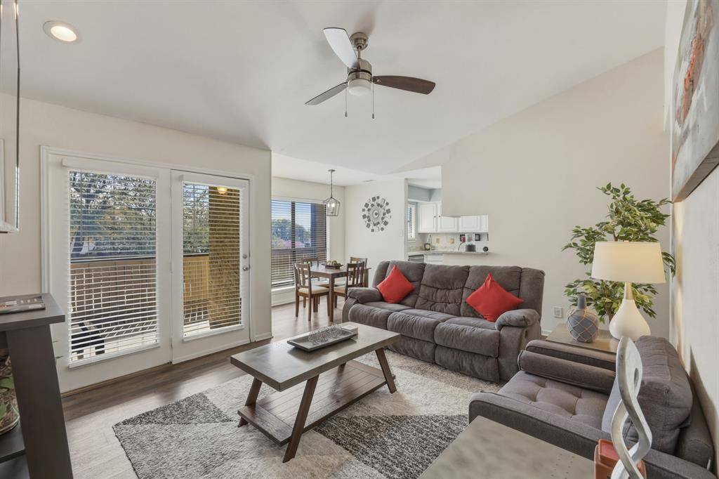 1900 Cloisters Drive #322, Arlington, TX 76011