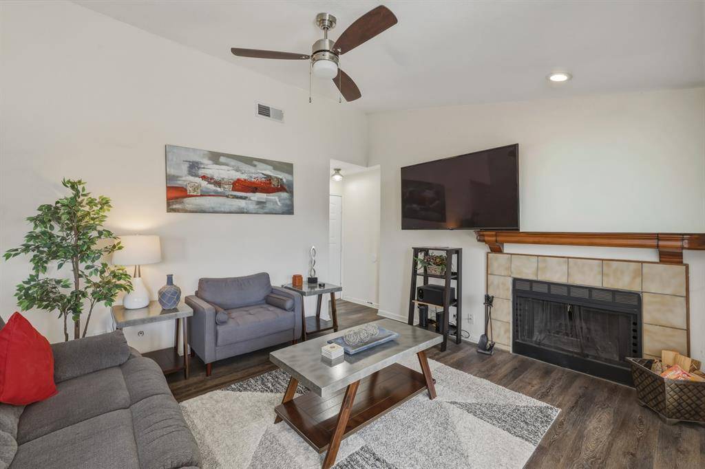 1900 Cloisters Drive #322, Arlington, TX 76011