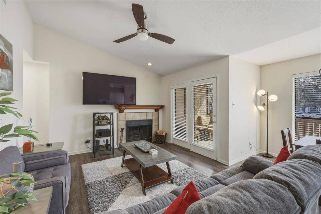 1900 Cloisters Drive #322, Arlington, TX 76011