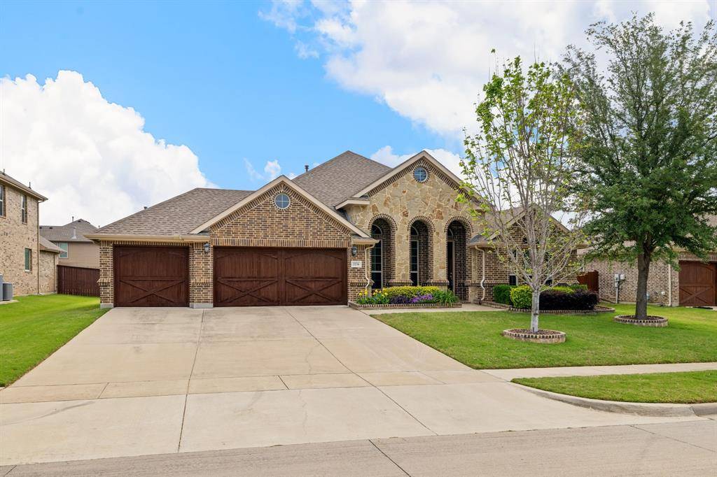 2234 Fallbrooke Drive, Grand Prairie, TX 75050