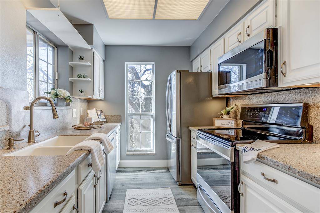 1726 Ascension Point Drive #327, Arlington, TX 76006