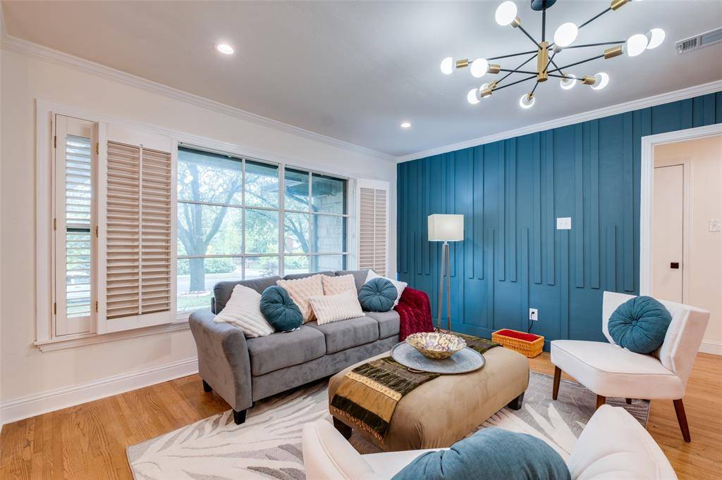 1922 Elmwood Boulevard, Dallas, TX 75224