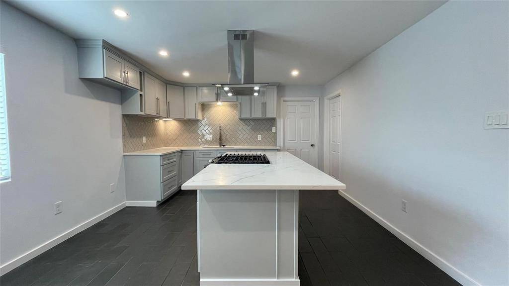 2931 Ivandell Avenue, Dallas, TX 75211