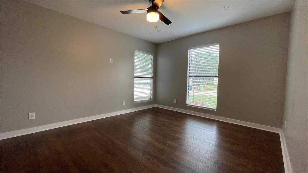 2931 Ivandell Avenue, Dallas, TX 75211