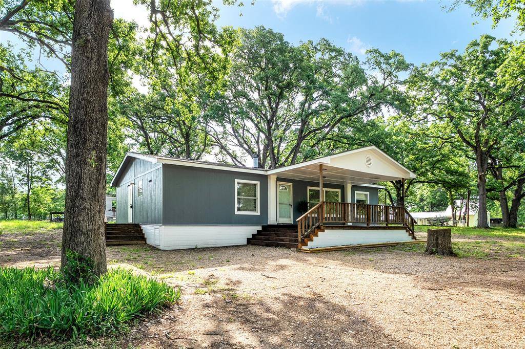 102 Lakewood Drive, Mabank, TX 75156