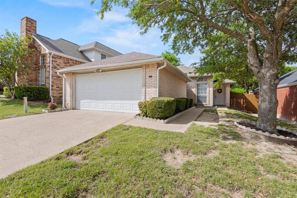 225 Juniper Ridge Court, Desoto, TX 75115