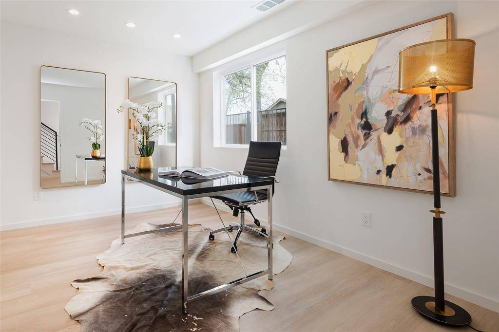 2213 AARHUS, Dallas, TX 75204