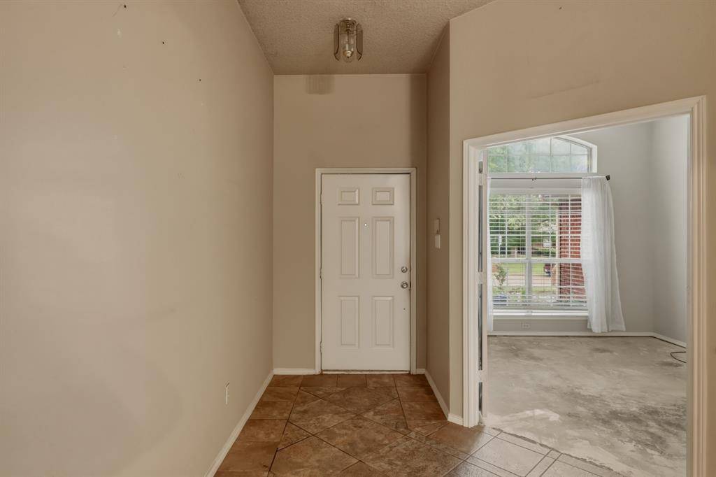 1714 Crestmeadow Lane, Mansfield, TX 76063