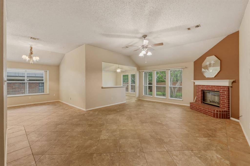 1714 Crestmeadow Lane, Mansfield, TX 76063