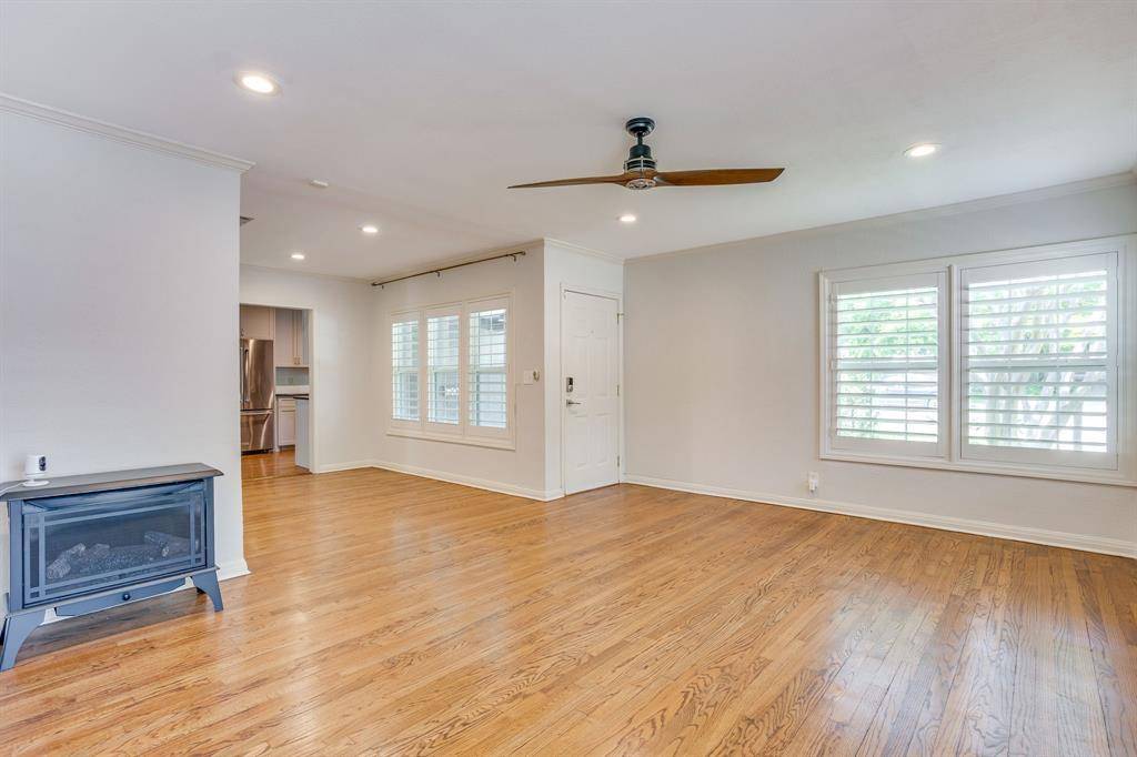 6463 Lindell Avenue, Fort Worth, TX 76116