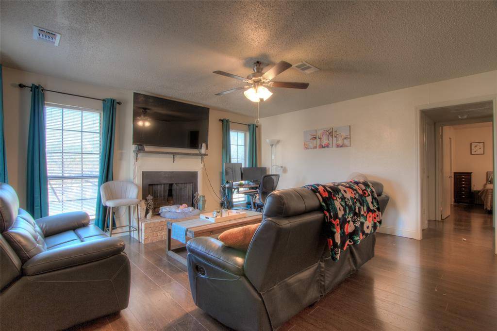 201 W Trinity Street #C, Forney, TX 75126