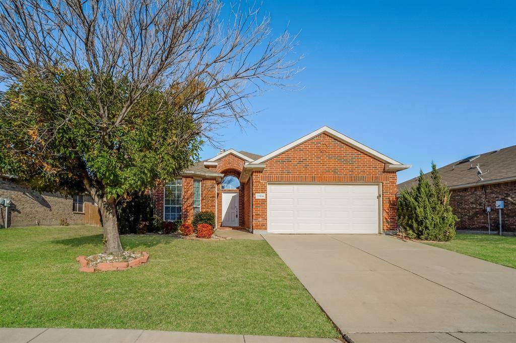1104 Hearthstone Drive, Burleson, TX 76028