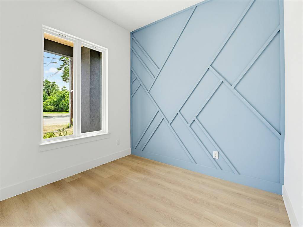 7727 Brownsville Avenue, Dallas, TX 75216