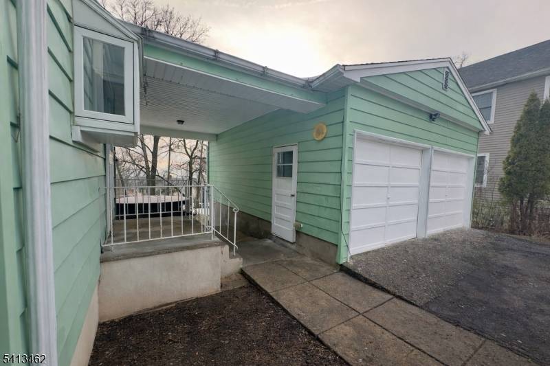 230 Macdonald Dr, Wayne Twp., NJ 07470