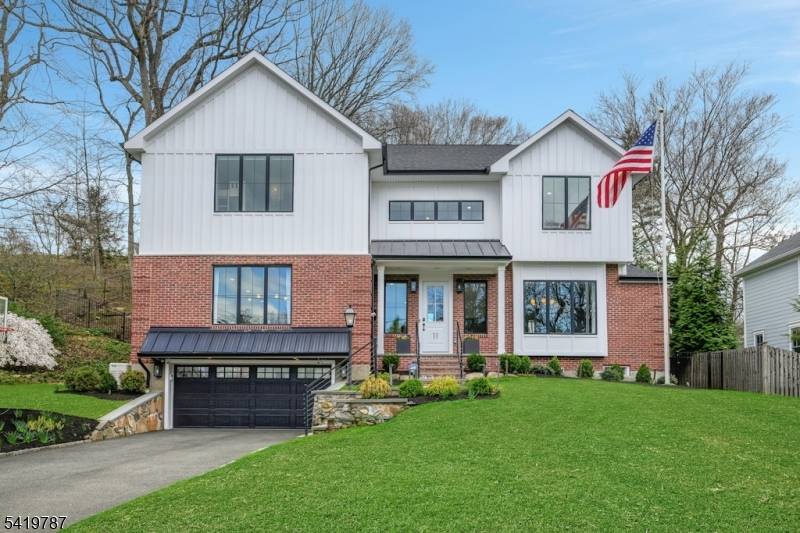 11 Brantwood Dr, Summit City, NJ 07901