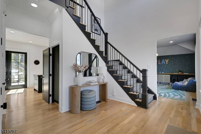 11 Brantwood Dr, Summit City, NJ 07901