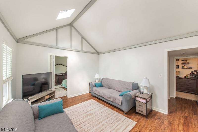 22 Tioga Ave, Parsippany-troy Hills Twp., NJ 07034