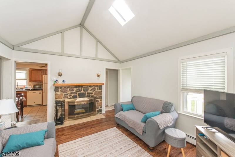 22 Tioga Ave, Parsippany-troy Hills Twp., NJ 07034