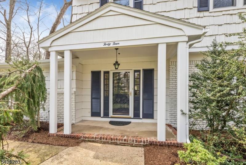 44 Deerfield Ter, Mahwah Twp., NJ 07430