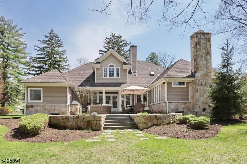 285 E Saddle River Rd, Upper Saddle River Boro, NJ 07458