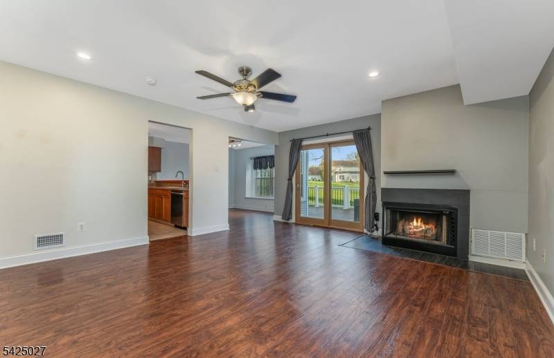 205 Chatsworth Dr, Franklin Twp., NJ 08873