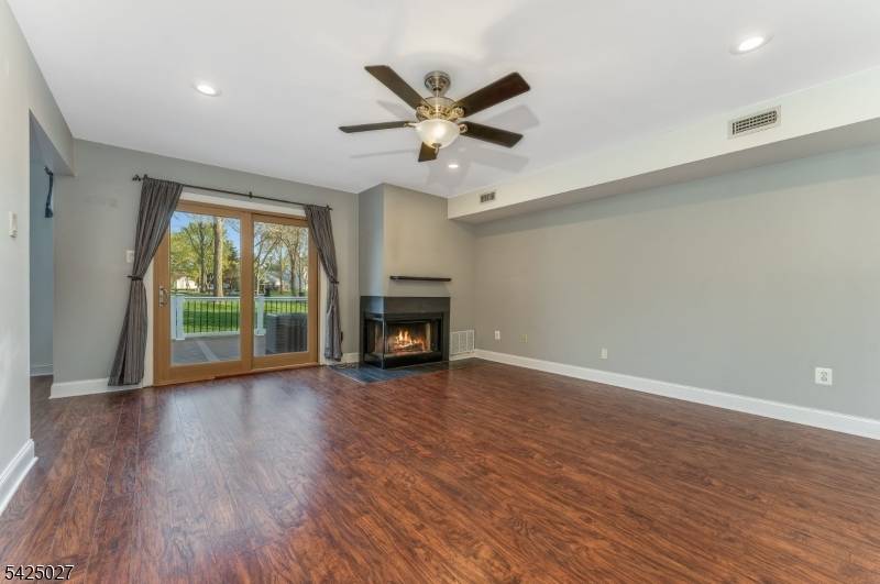 205 Chatsworth Dr, Franklin Twp., NJ 08873