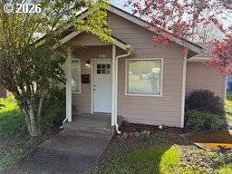 1216 N 1ST AVE, Kelso, WA 98626