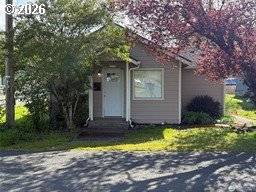 1216 N 1ST AVE, Kelso, WA 98626