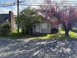 1216 N 1ST AVE, Kelso, WA 98626