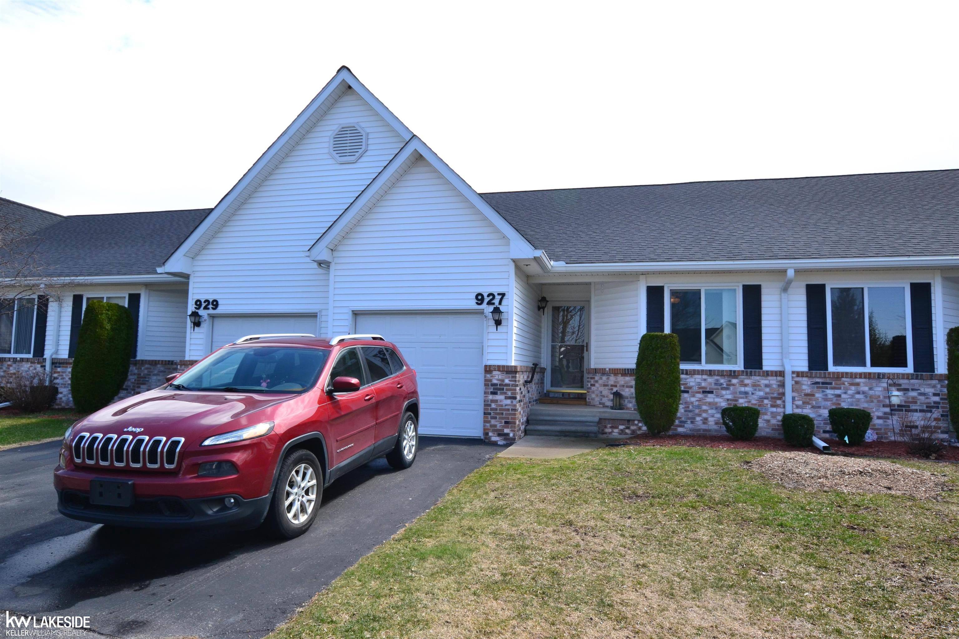 927 Lighthouse DR, Marysville, MI 48040