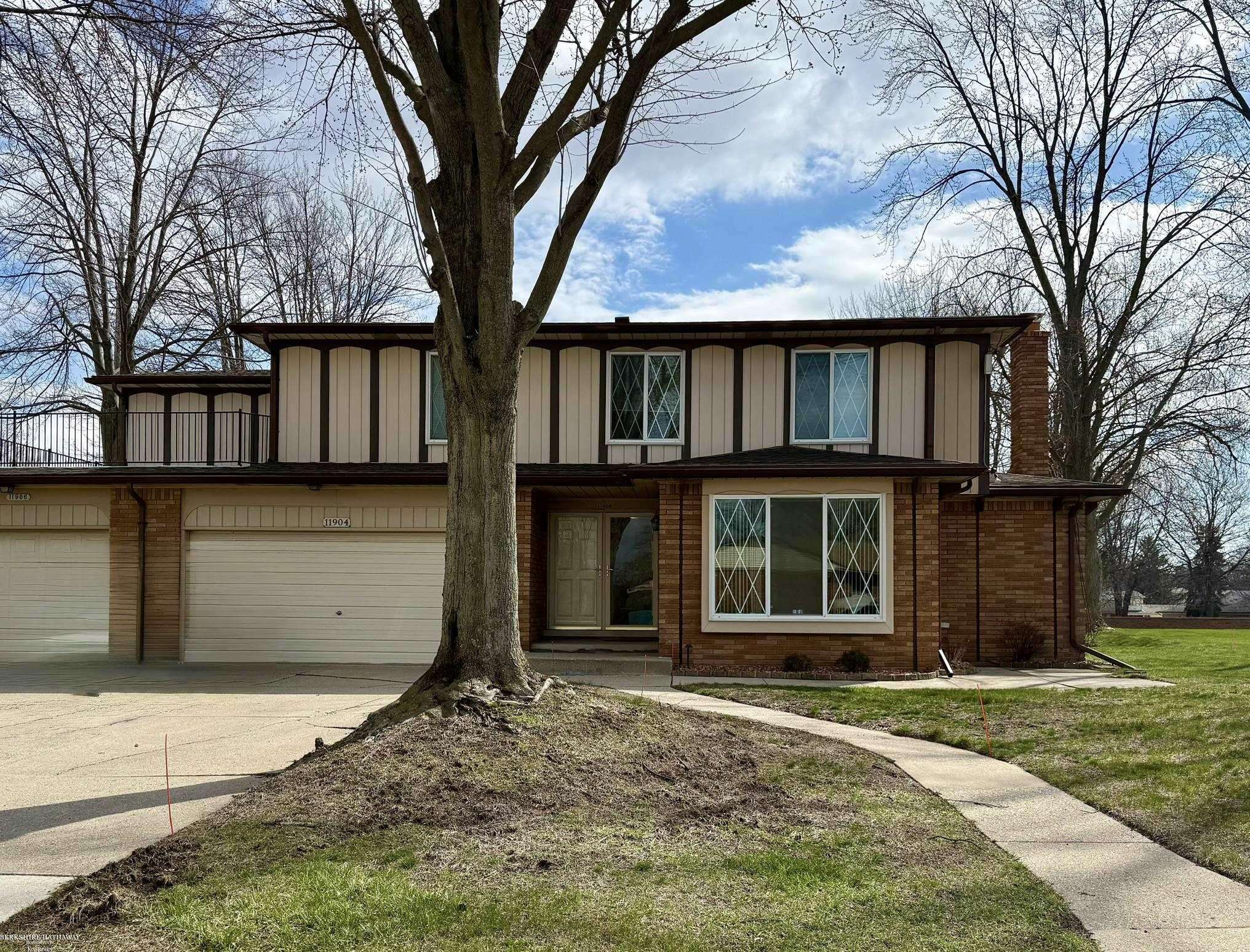 11904 E 14 Mile RD, Warren, MI 48093