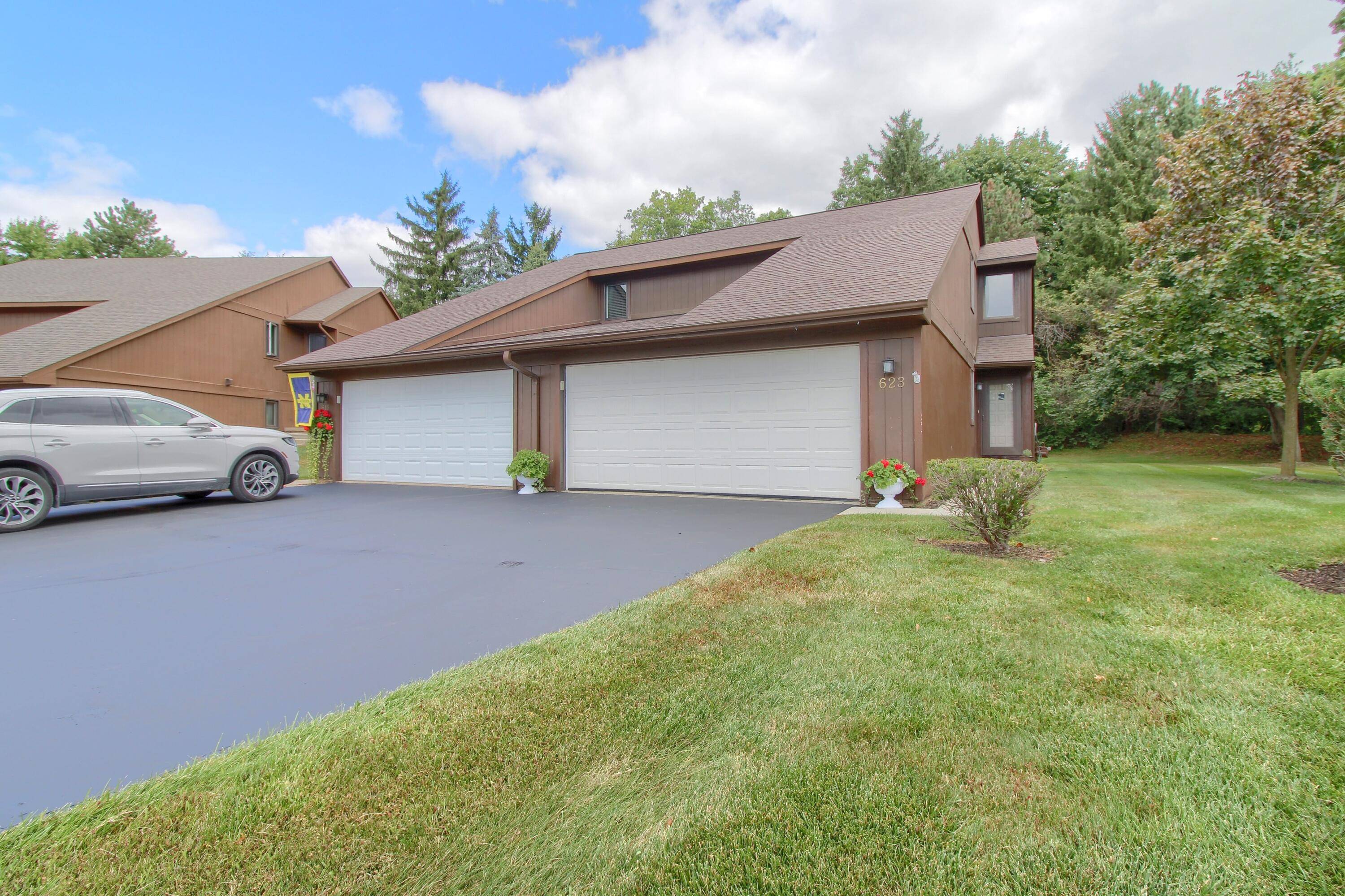 623 Echo CT, Saline City, MI 48176