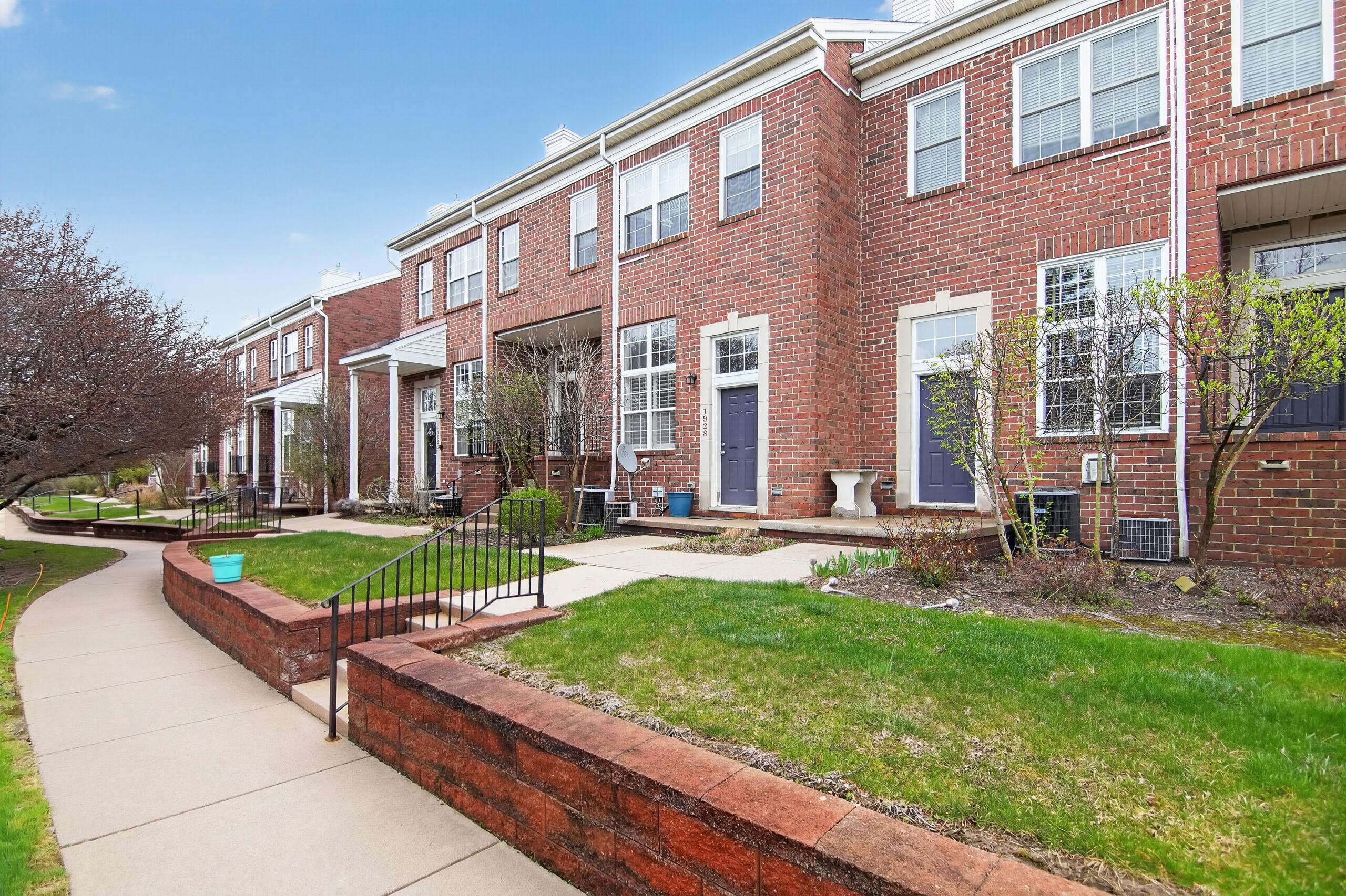 1930 Lindsay LN, Ann Arbor, MI 48104